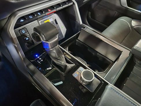 Used 2024 Toyota Tundra Platinum image 40