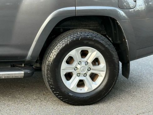 Used 2016 Toyota 4Runner SR5 image 12