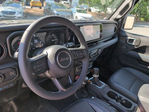 Used 2025 Jeep Wrangler Unlimited Rubicon 4xe w/ Safety Group AWD/4WD image 9