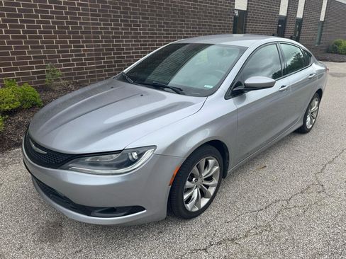 Used 2015 Chrysler 200 S FWD image 23