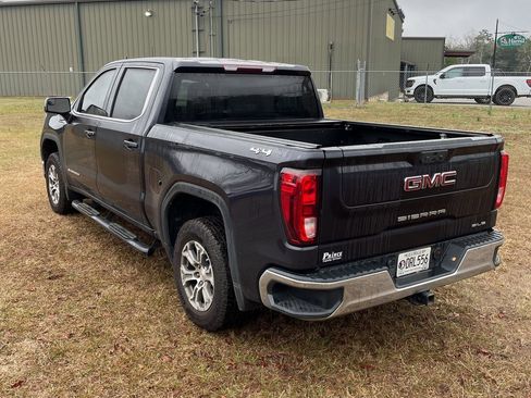 Used 2022 GMC Sierra 1500 SLE image 2