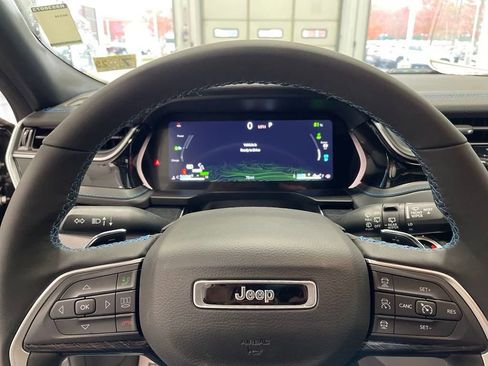 New 2024 Jeep Grand Cherokee Trailhawk w/ Advanced Protech Group II AWD/4WD image 16