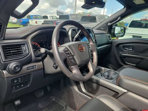 Used 2024 Nissan Titan PRO-4X w/ Pro-4x Convenience Package AWD/4WD image 16