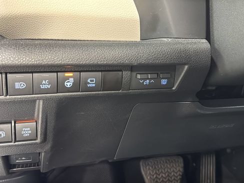 Used 2024 Toyota Sienna Limited AWD/4WD image 40