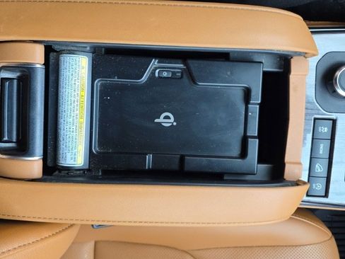 Used 2021 Toyota Highlander Platinum image 31