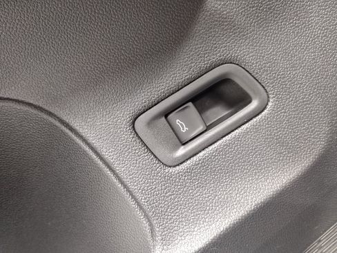 New 2026 Volkswagen Atlas Cross Sport SEL R-Line image 21