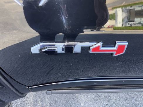 Used 2024 GMC Sierra 1500 AT4 w/ AT4 Preferred Package image 12