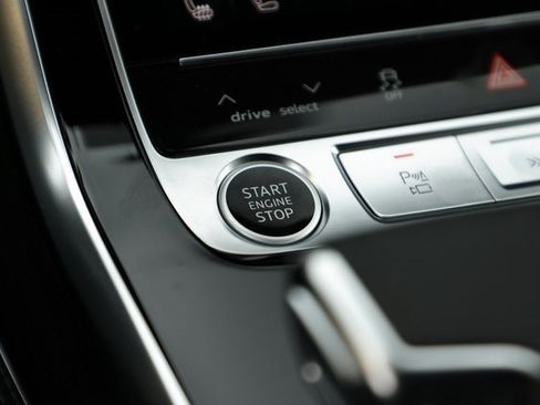 Used 2025 Audi Q7 3.0T Prestige w/ Prestige Package image 38