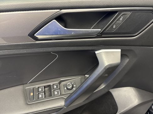 Certified 2023 Volkswagen Tiguan SE FWD image 10