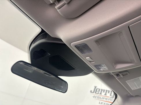 Used 2025 Ford Escape Active image 18