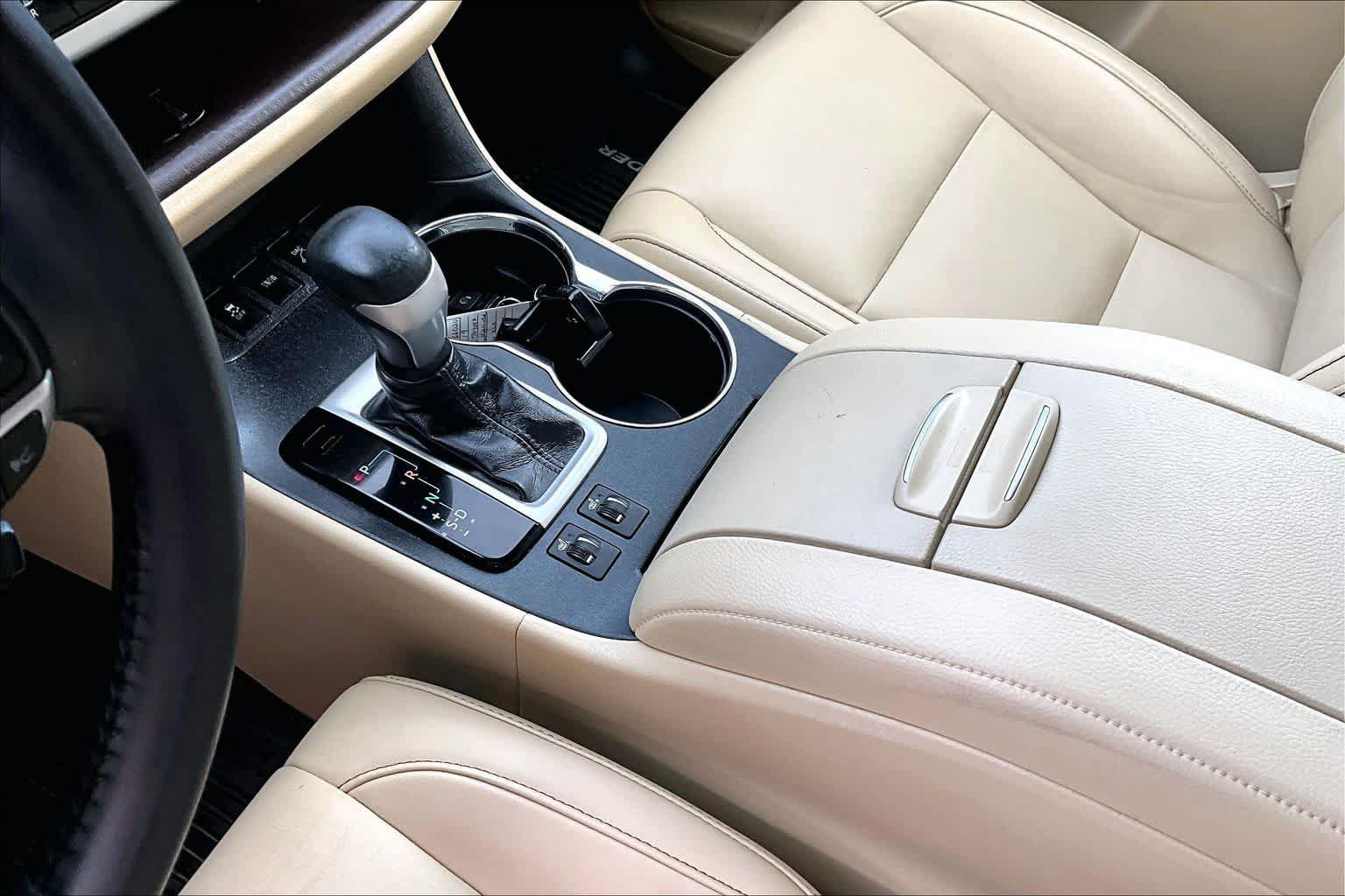 Certified 2019 Toyota Highlander XLE AWD/4WD image 15