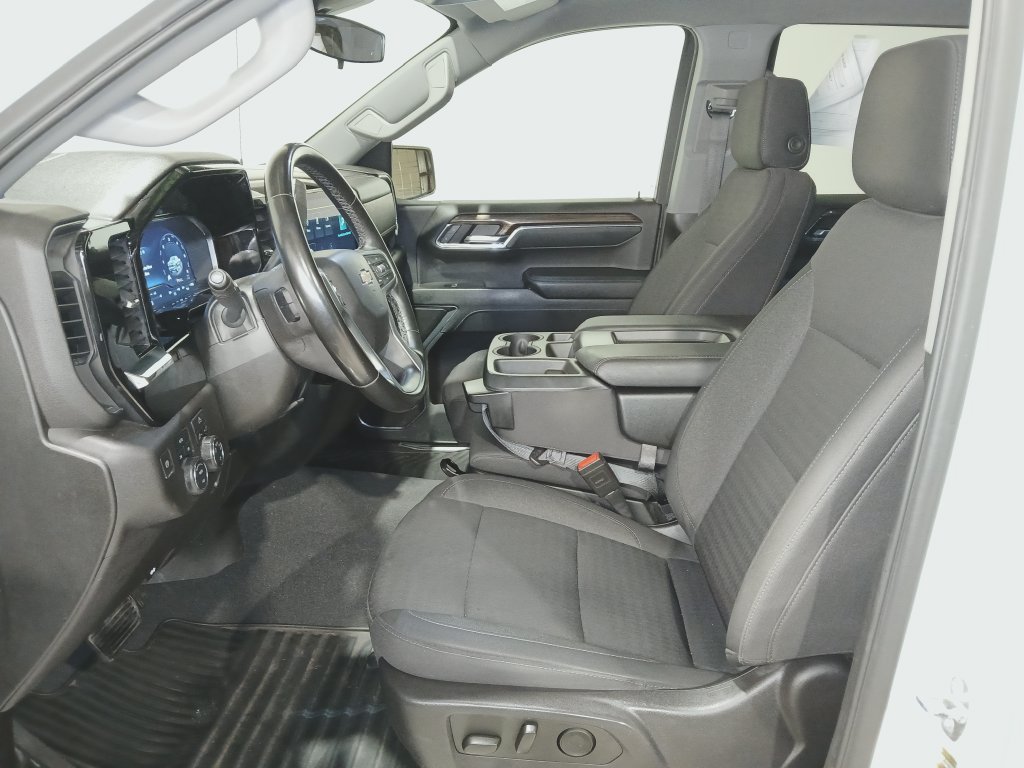 Used 2024 Chevrolet Silverado 1500 LT AWD/4WD image 9