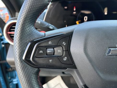Used 2025 Chevrolet Trax RS w/ Sunroof Package FWD image 20