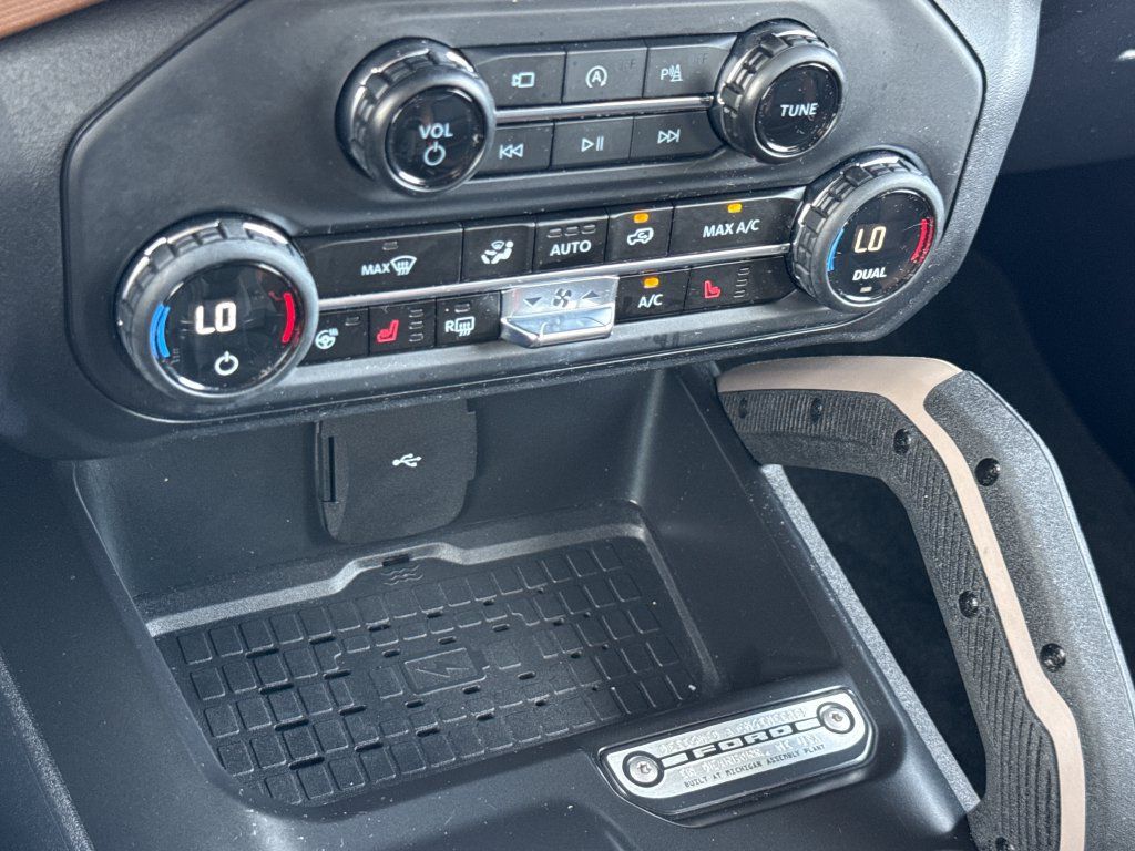Used 2024 Ford Bronco Outer Banks AWD/4WD image 24