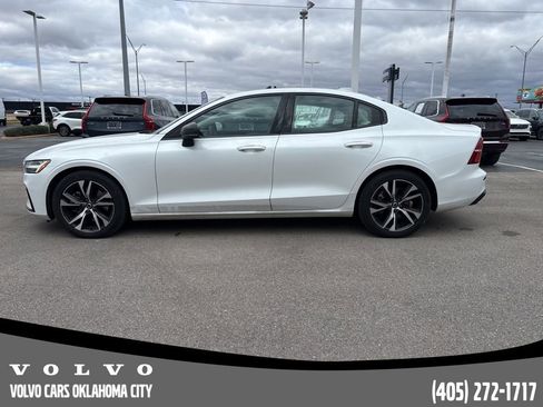 Certified 2025 Volvo S60 B5 Core image 2