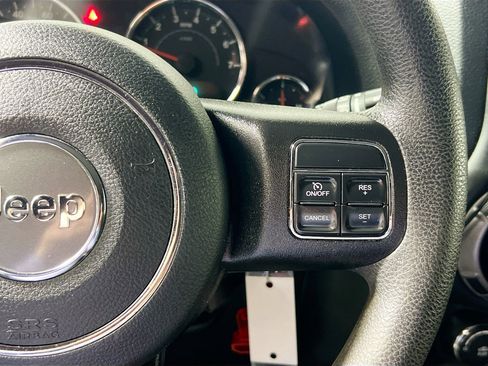 Used 2018 Jeep Wrangler Sport image 19