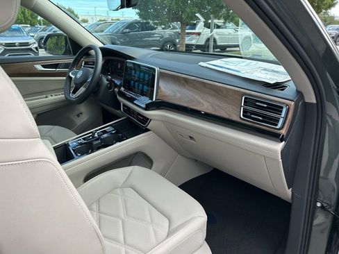New 2026 Volkswagen Atlas SE image 44