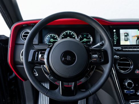 Used 2023 Rolls-Royce Cullinan image 8