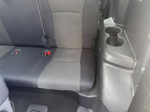 Used 2020 Toyota Highlander L image 46