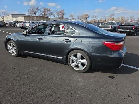 Used 2011 Lexus LS 460 image 4