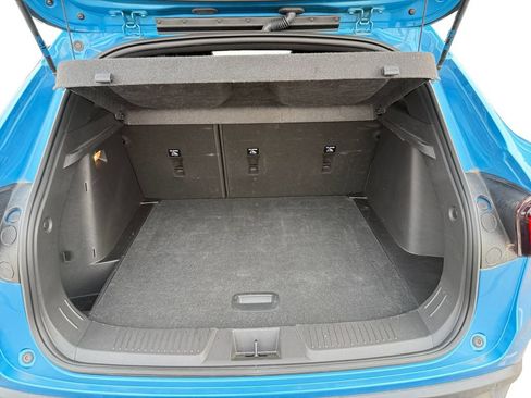 Used 2025 Chevrolet Trax RS w/ Sunroof Package FWD image 28