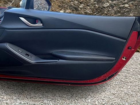 Used 2016 MAZDA MX-5 Miata Sport image 18