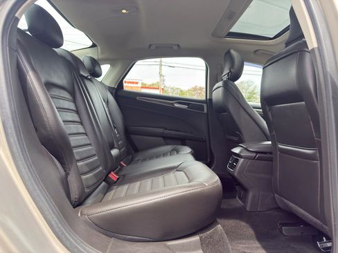 Used 2015 Ford Fusion SE w/ Equipment Group 202A AWD/4WD image 21