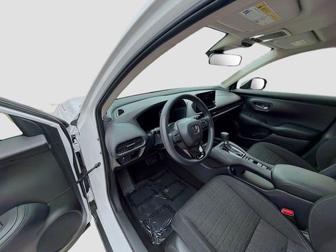 Used 2023 Honda HR-V LX image 9
