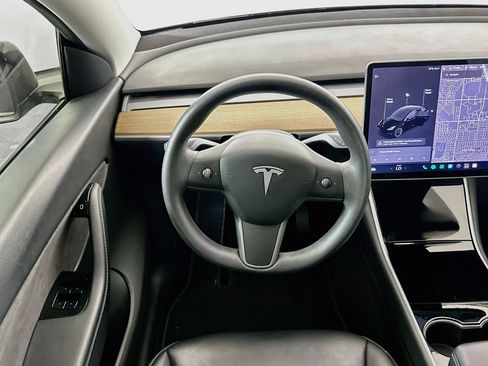 Used 2020 Tesla Model Y Long Range AWD/4WD image 17