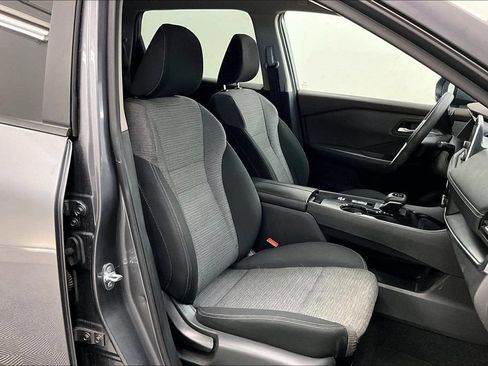 Used 2023 Nissan Rogue SV FWD image 6