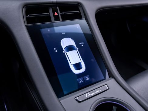 Used 2023 Porsche Taycan image 27