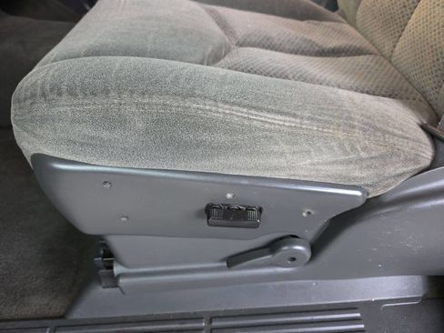 Used 2003 Chevrolet Silverado 1500 LS image 25