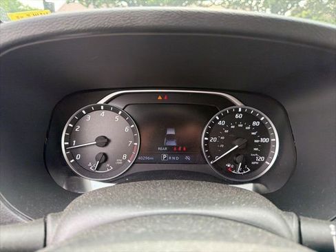 Used 2024 Nissan Frontier SV w/ SV Convenience Package RWD image 24