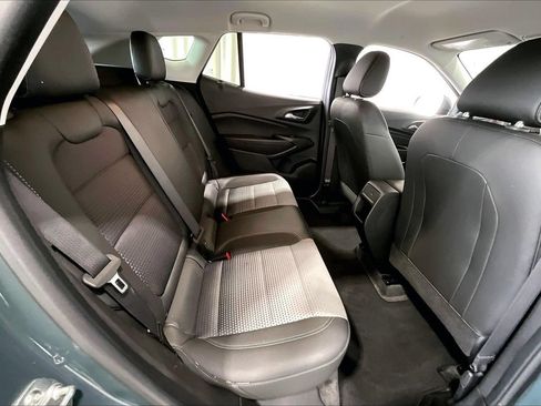 Used 2025 Chevrolet Trax LT FWD image 20