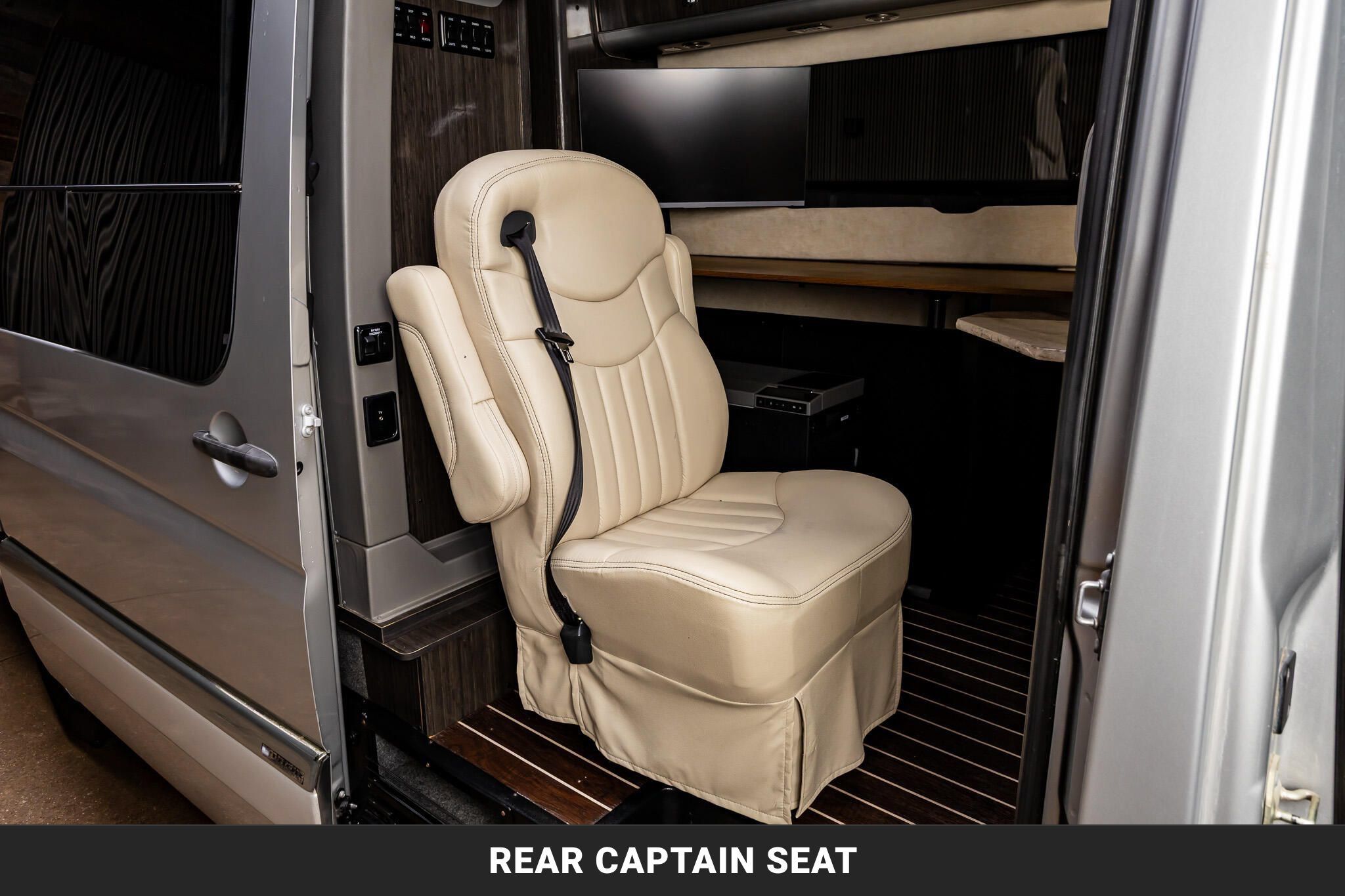 Used 2015 Mercedes-Benz Sprinter 3500 image 26