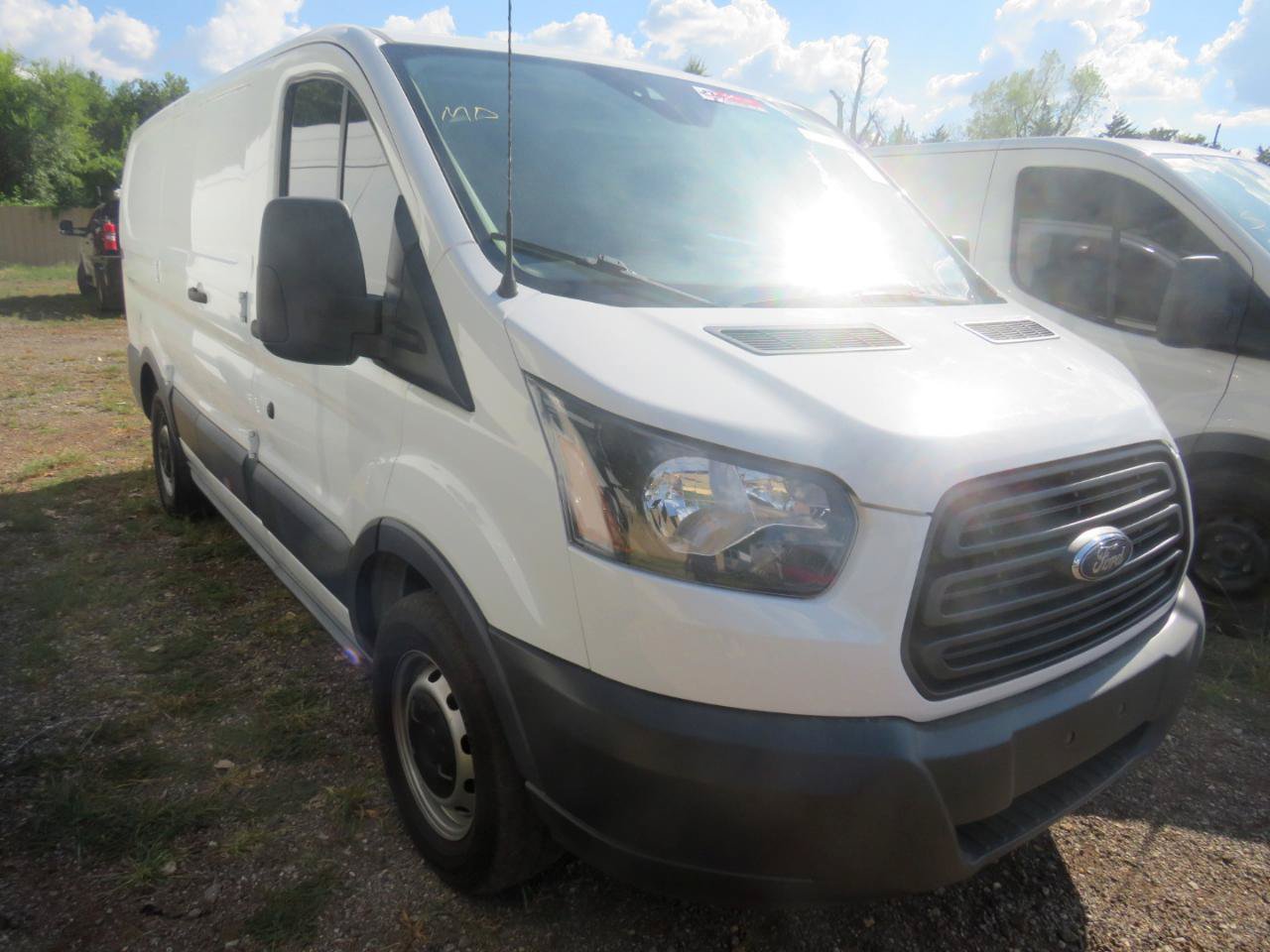Used 2017 Ford Transit 150 130 Low Roof RWD image 3