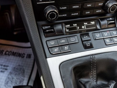 Used 2018 Porsche 718 Cayman Base image 9