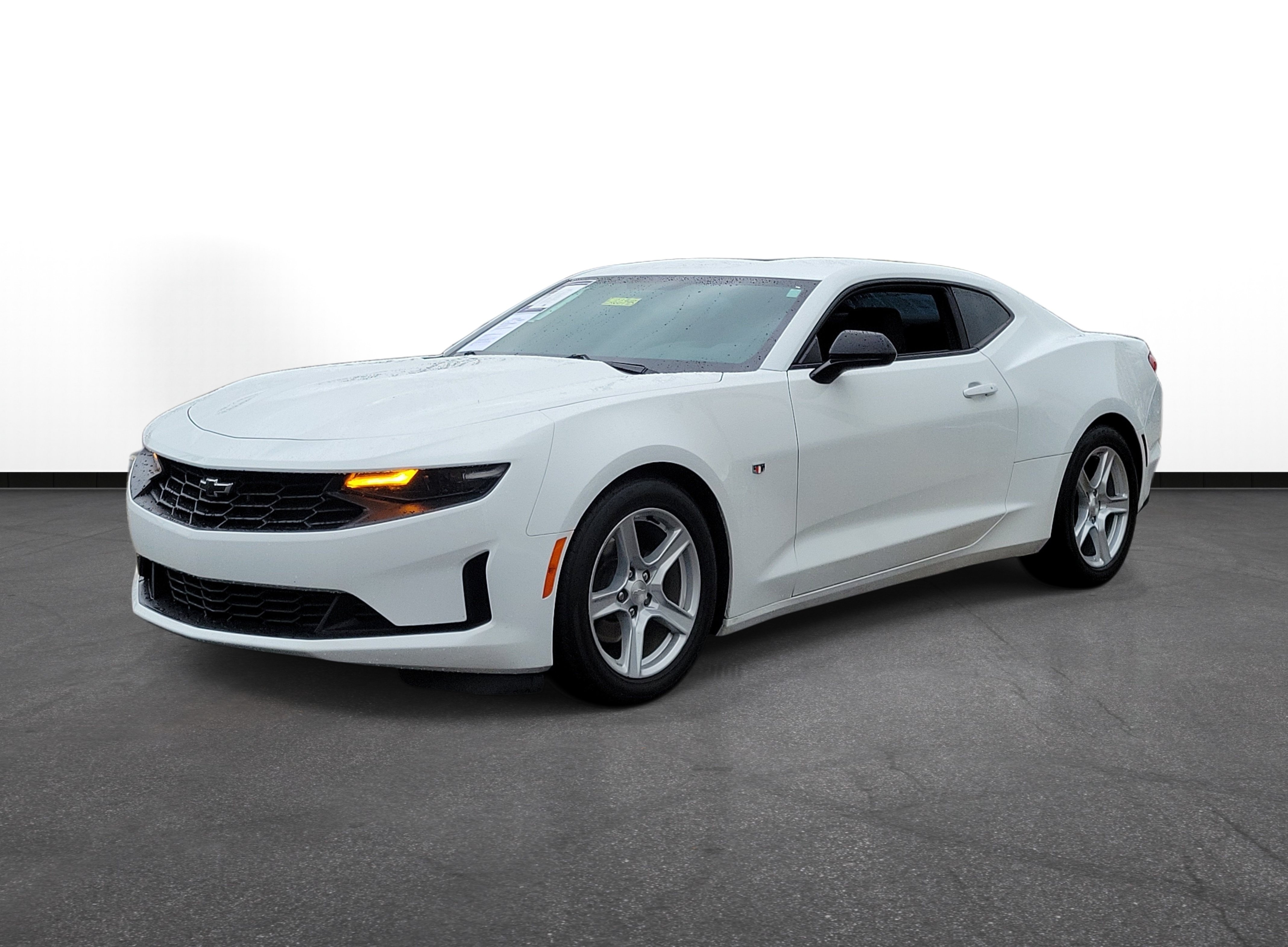 Used 2023 Chevrolet Camaro LT RWD image 2