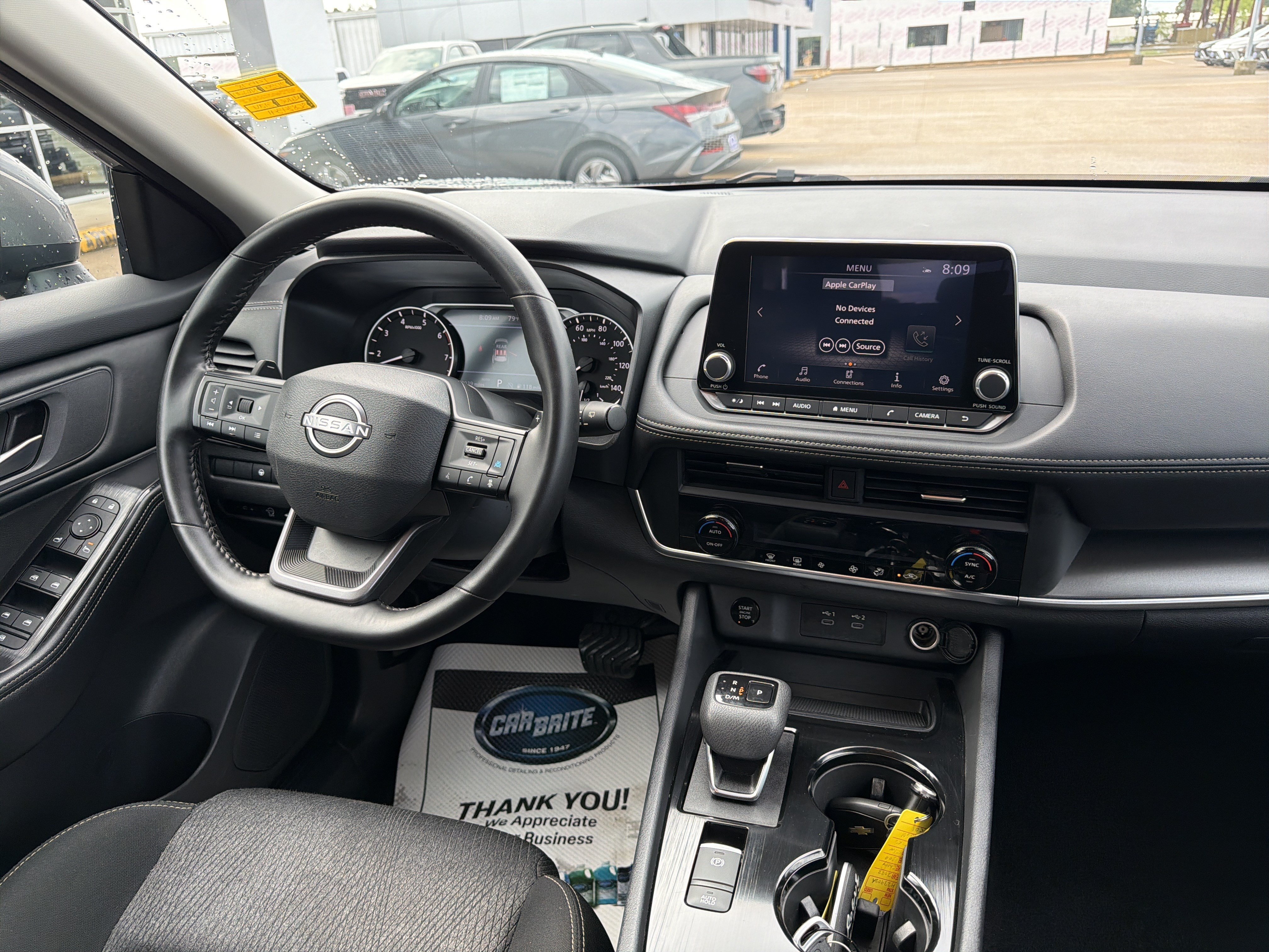 Used 2025 Nissan Rogue SV AWD/4WD image 9