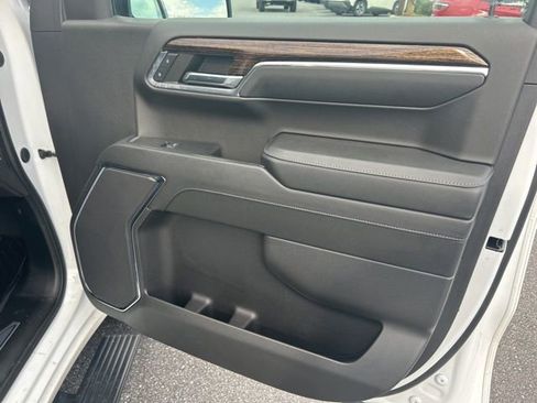 Used 2024 GMC Sierra 1500 Elevation image 35