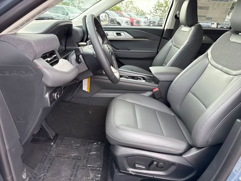 New 2026 Ford Explorer Active w/ Active Comfort Package image 19