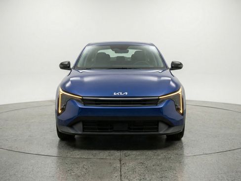 Used 2025 Kia K4 LXS image 2