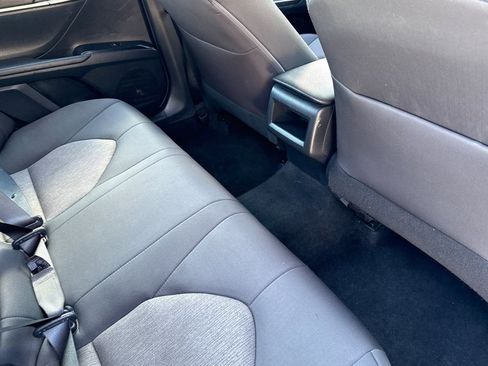 Used 2020 Toyota Camry LE image 29