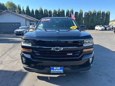 Used 2018 Chevrolet Silverado 1500 LT w/ Midnight Edition AWD/4WD image 2