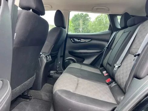 Used 2021 Nissan Rogue Sport SV FWD image 20