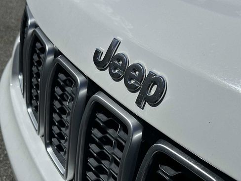 Used 2018 Jeep Grand Cherokee Limited RWD image 10