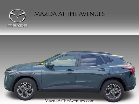 Used 2025 Chevrolet Trax LT w/ Driver Confidence Package FWD image 13