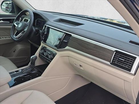 Used 2023 Volkswagen Atlas SE w/ Panoramic Sunroof Package image 23