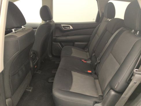 Used 2020 Nissan Pathfinder S FWD image 18