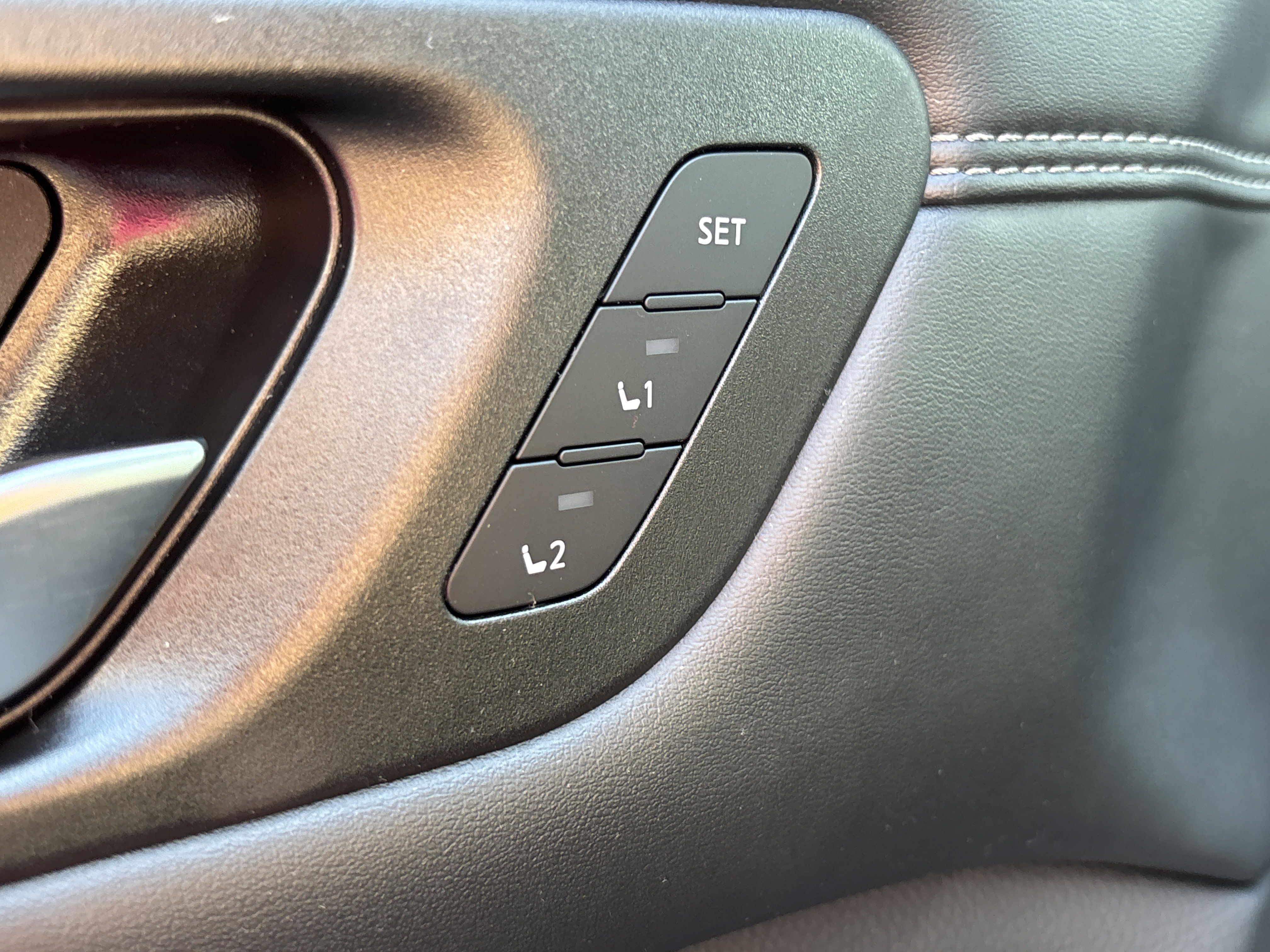 Used 2024 Nissan Pathfinder Platinum AWD/4WD image 45